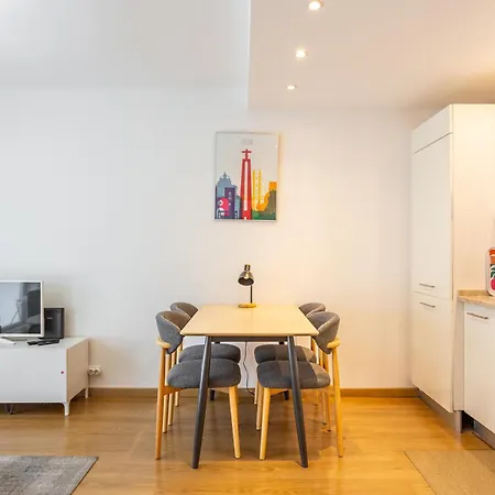 Of Principe Real Liberdade In The Heart Of With Private Parking アパート