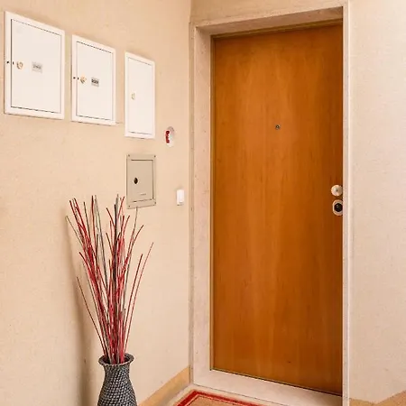 公寓 Of Principe Real Liberdade In The Heart Of With Private Parking Lisboa